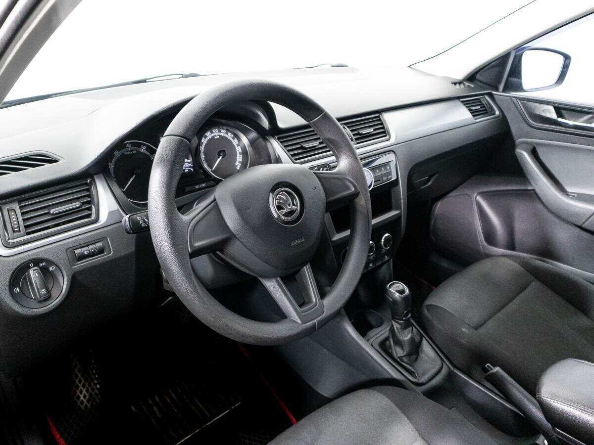 Купить Skoda Rapid с пробегом. Фото: #10