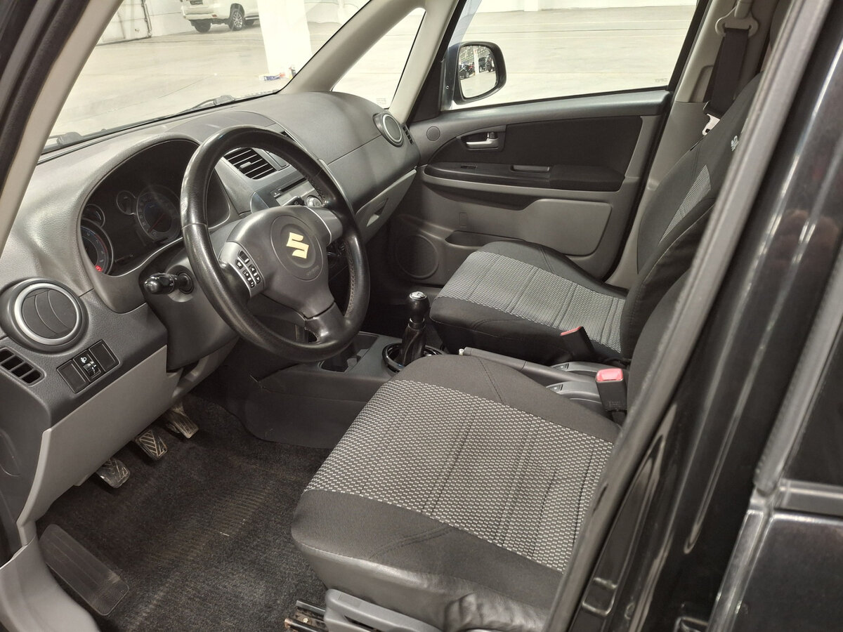 Купить Suzuki SX4 с пробегом. Фото: #15