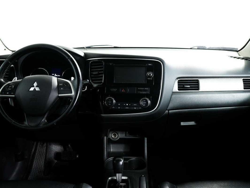 Купить Mitsubishi Outlander с пробегом. Фото: #10