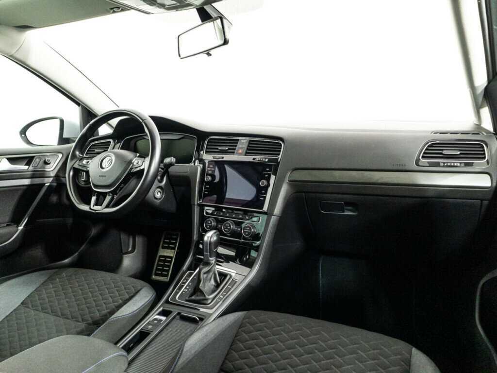 Купить Volkswagen Golf с пробегом. Фото: #8