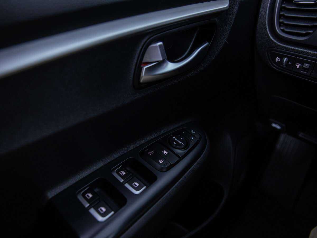 Купить Kia Rio с пробегом. Фото: #11