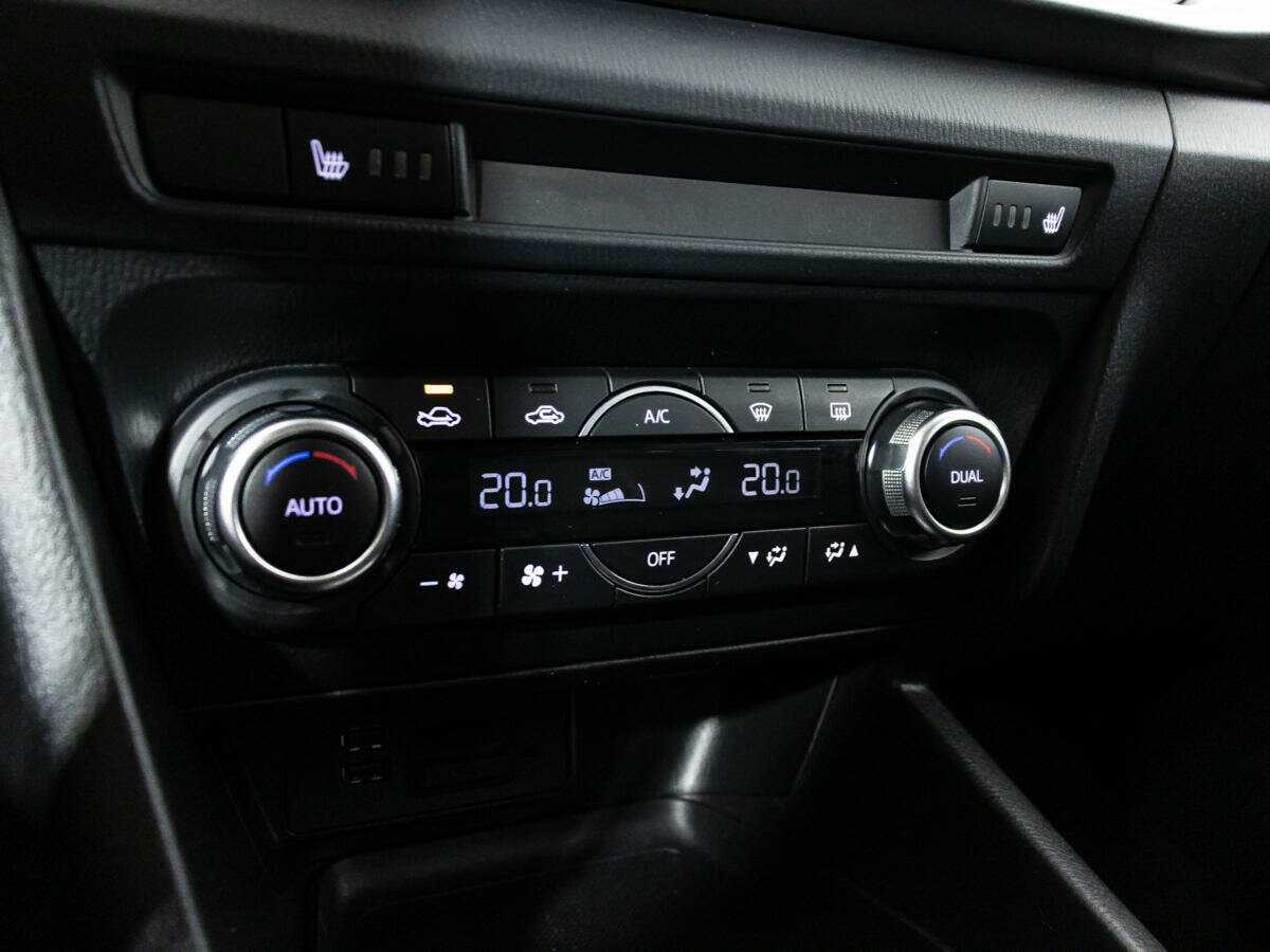 Купить Mazda 3 с пробегом. Фото: #15