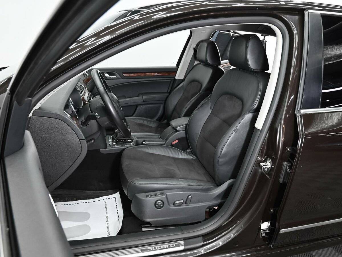 Купить Skoda Superb с пробегом. Фото: #4