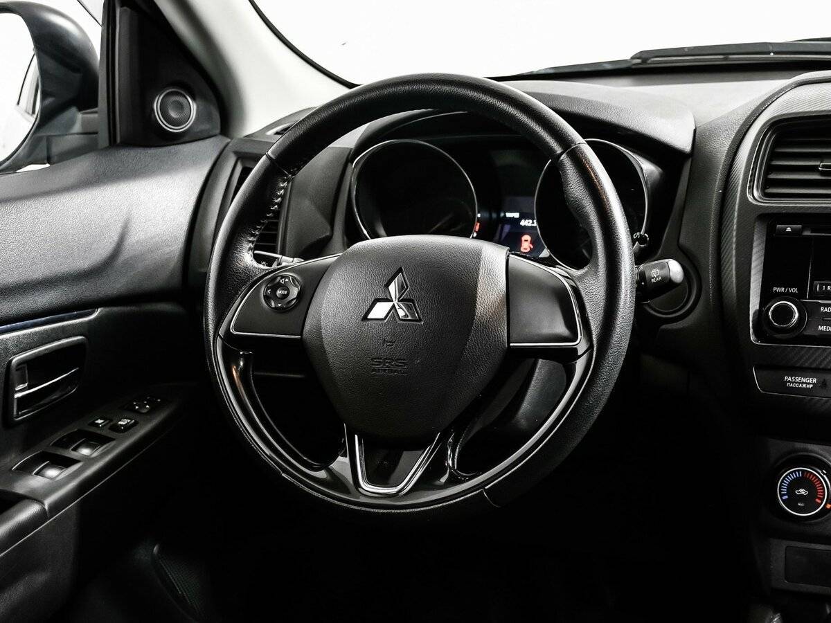 Купить Mitsubishi ASX с пробегом. Фото: #14