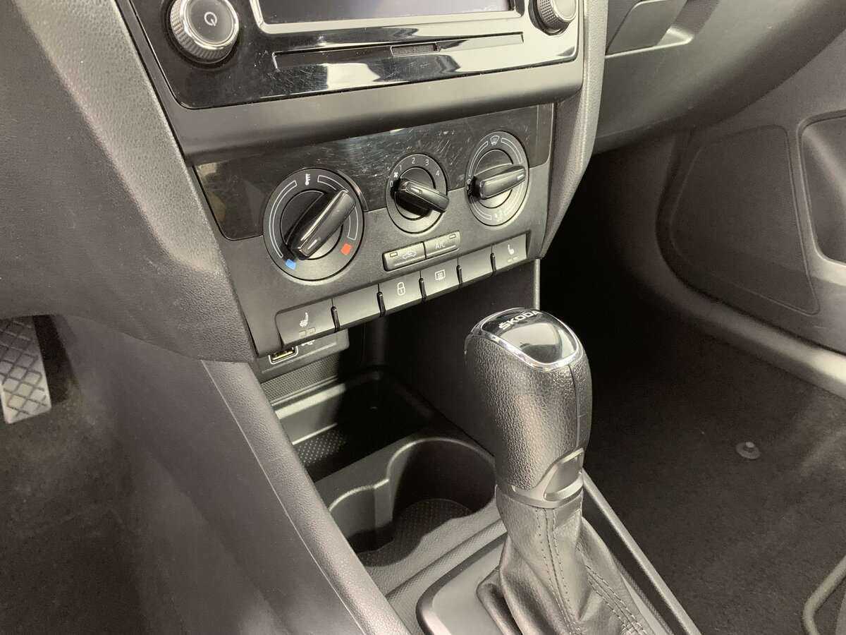 Купить Skoda Rapid с пробегом. Фото: #13