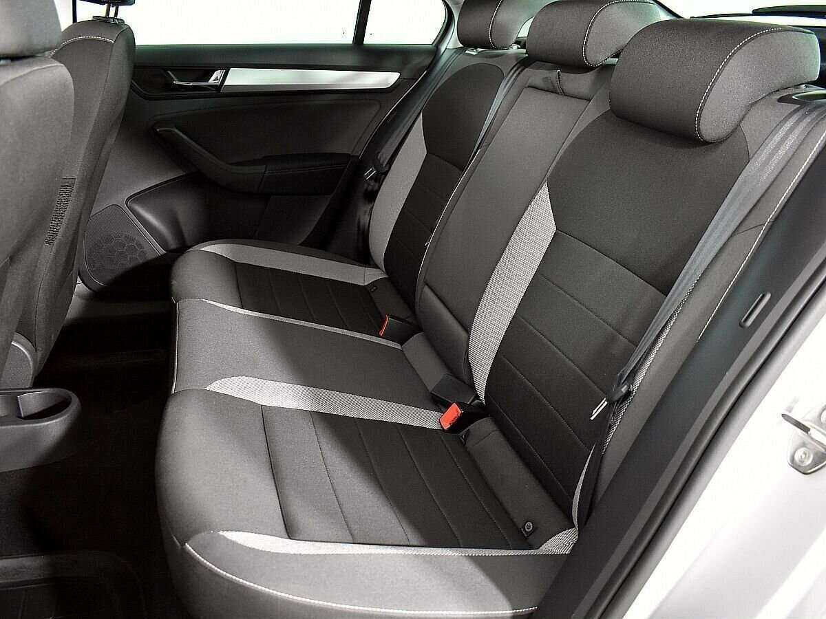 Купить Skoda Rapid с пробегом. Фото: #6