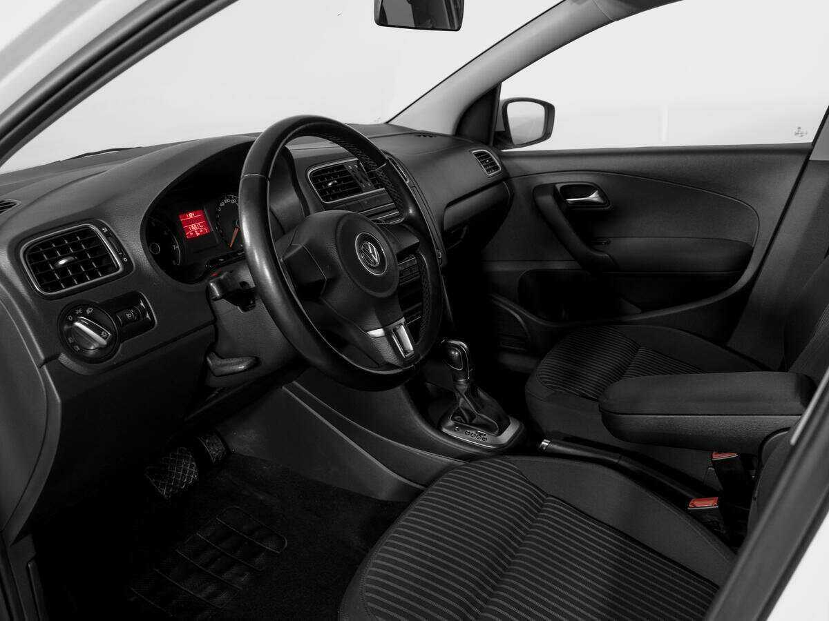 Купить Volkswagen Polo с пробегом. Фото: #14