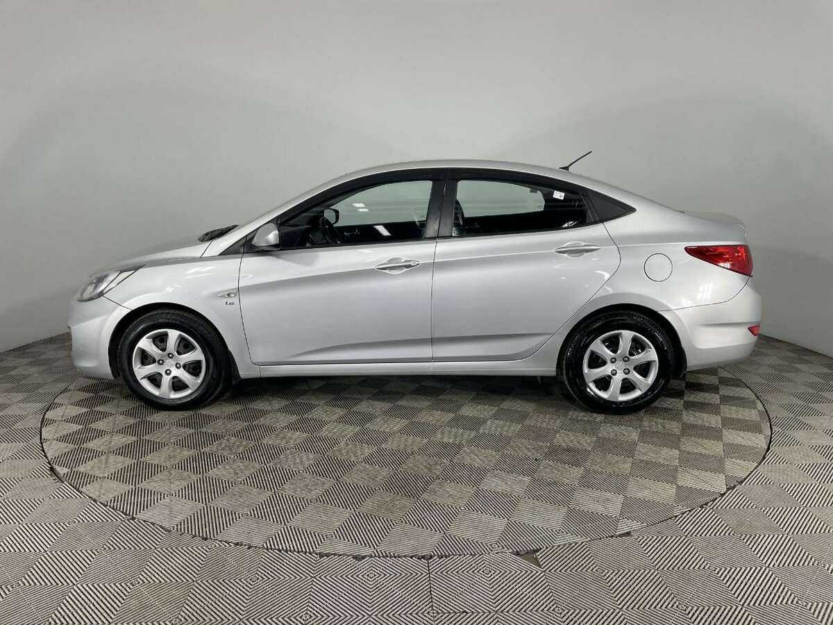 Купить Hyundai Solaris с пробегом. Фото: #4