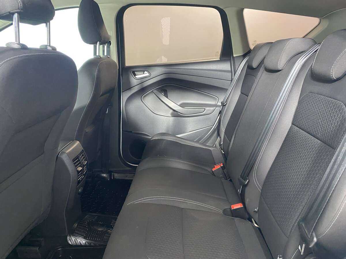 Купить Ford Kuga с пробегом. Фото: #7
