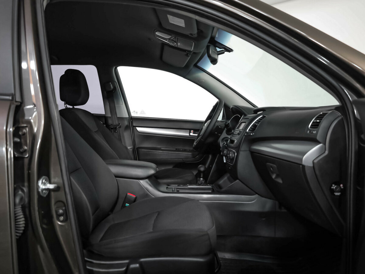 Купить Kia Sorento с пробегом. Фото: #18