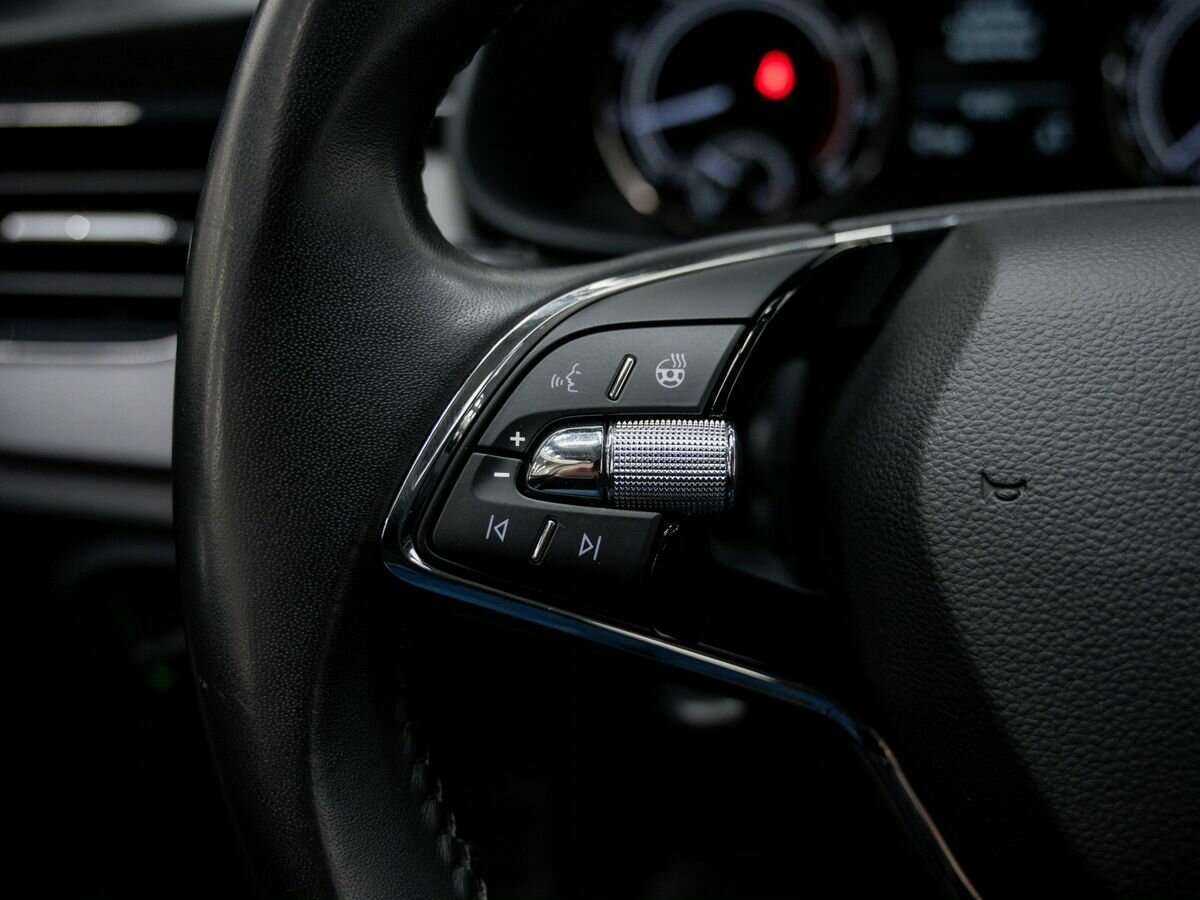 Купить Skoda Rapid с пробегом. Фото: #22