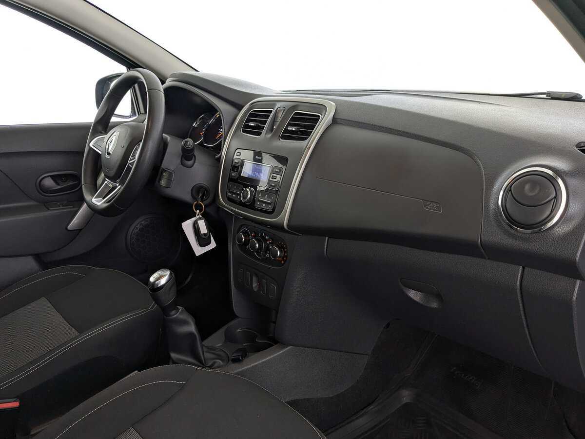 Купить Renault Sandero с пробегом. Фото: #10