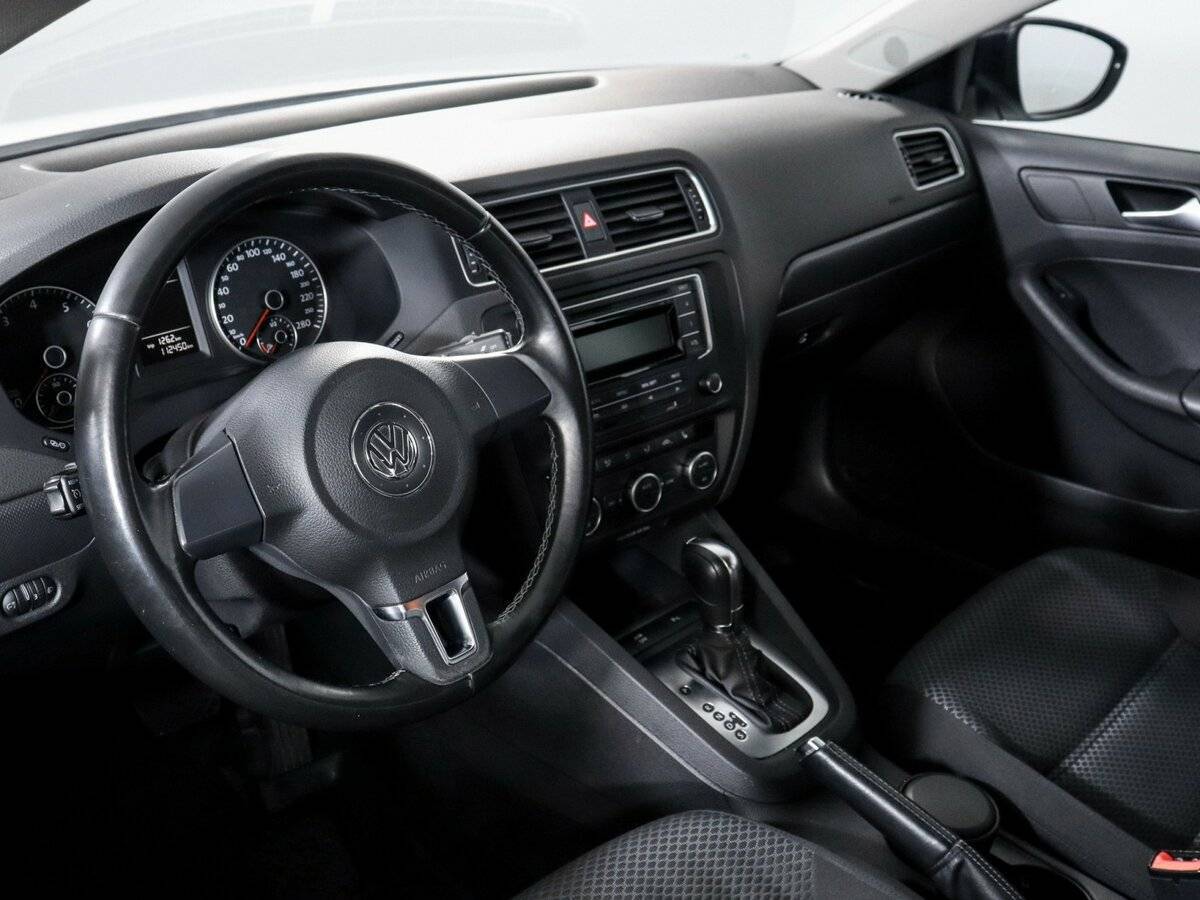 Купить Volkswagen Jetta с пробегом. Фото: #11