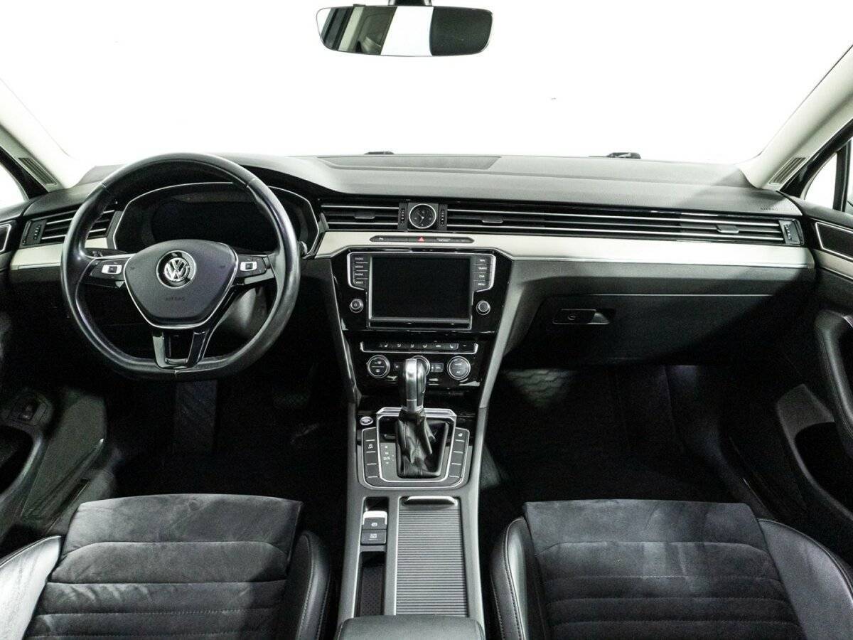 Купить Volkswagen Passat с пробегом. Фото: #12
