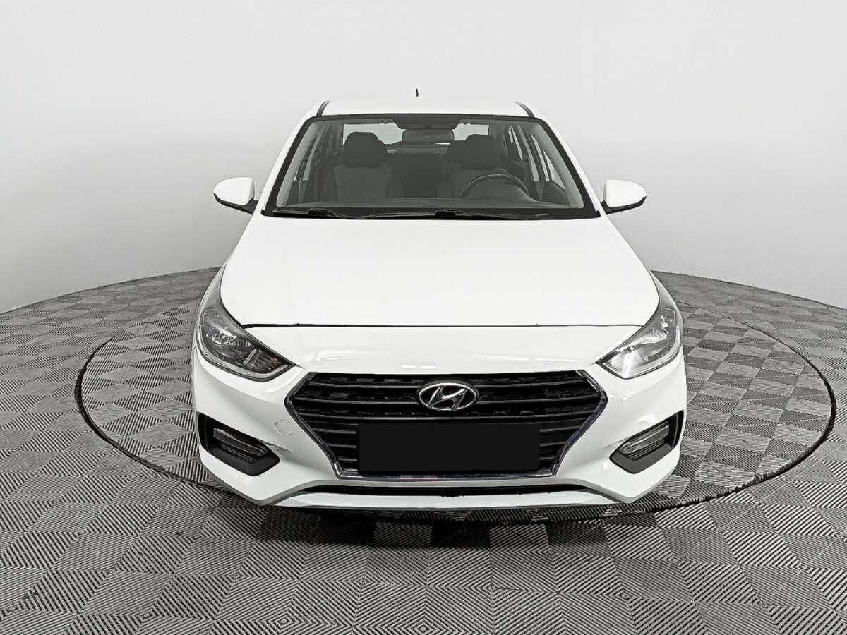 Купить Hyundai Solaris с пробегом. Фото: #1