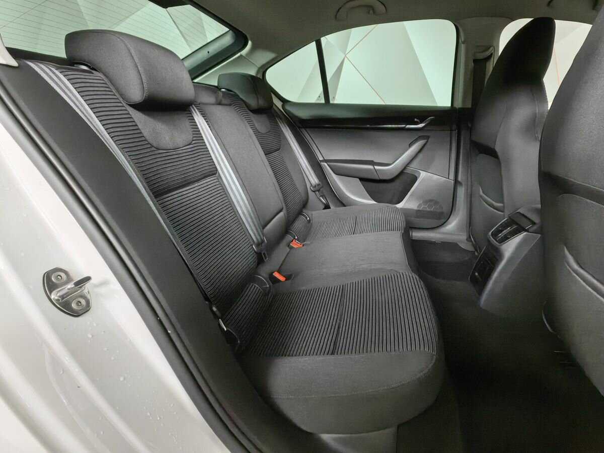Купить Skoda Octavia с пробегом. Фото: #11