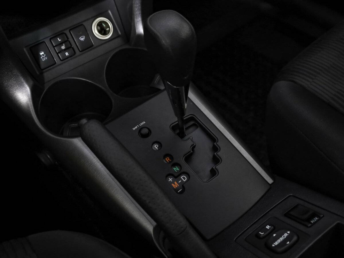 Купить Toyota RAV4 с пробегом. Фото: #15