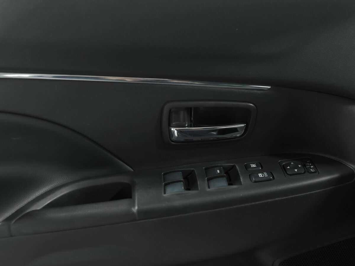 Купить Mitsubishi ASX с пробегом. Фото: #13