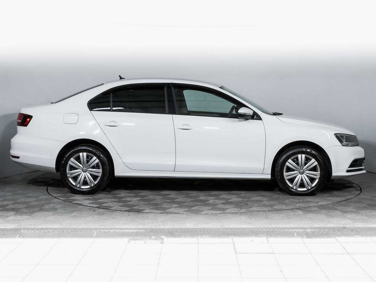 Купить Volkswagen Jetta с пробегом. Фото: #3