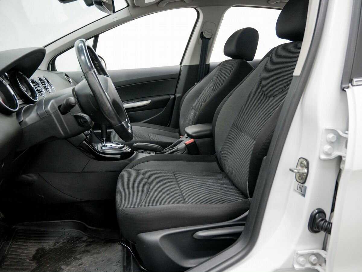 Купить Peugeot 408 с пробегом. Фото: #13