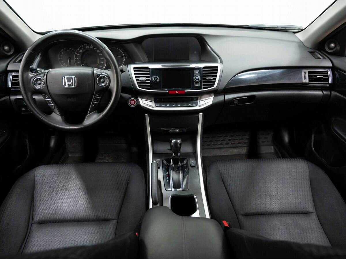 Купить Honda Accord с пробегом. Фото: #12