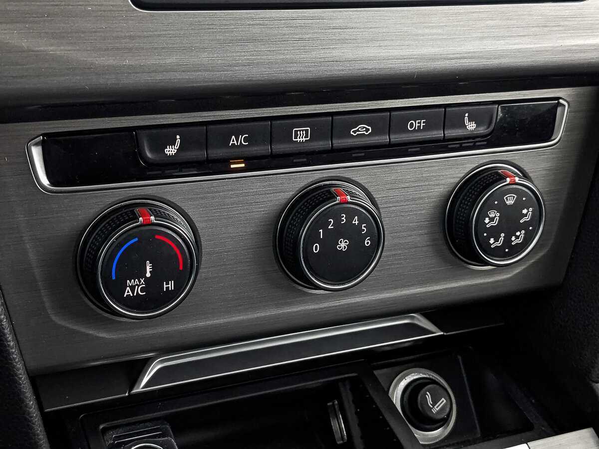 Купить Volkswagen Passat с пробегом. Фото: #20