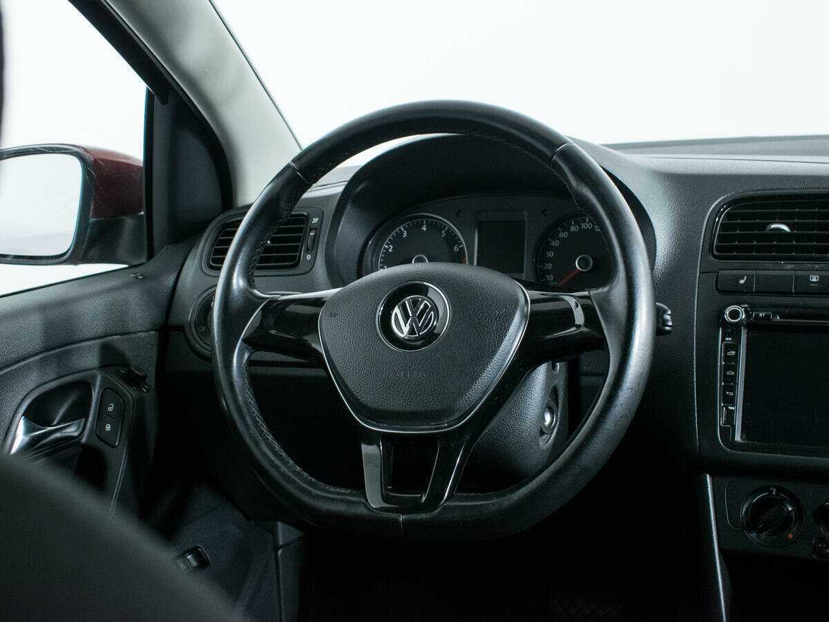 Купить Volkswagen Polo с пробегом. Фото: #13
