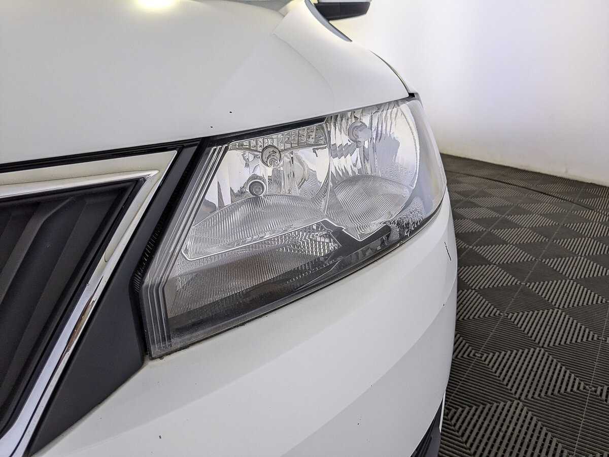 Купить Skoda Rapid с пробегом. Фото: #10