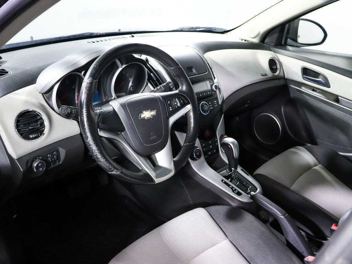 Купить Chevrolet Cruze с пробегом. Фото: #11