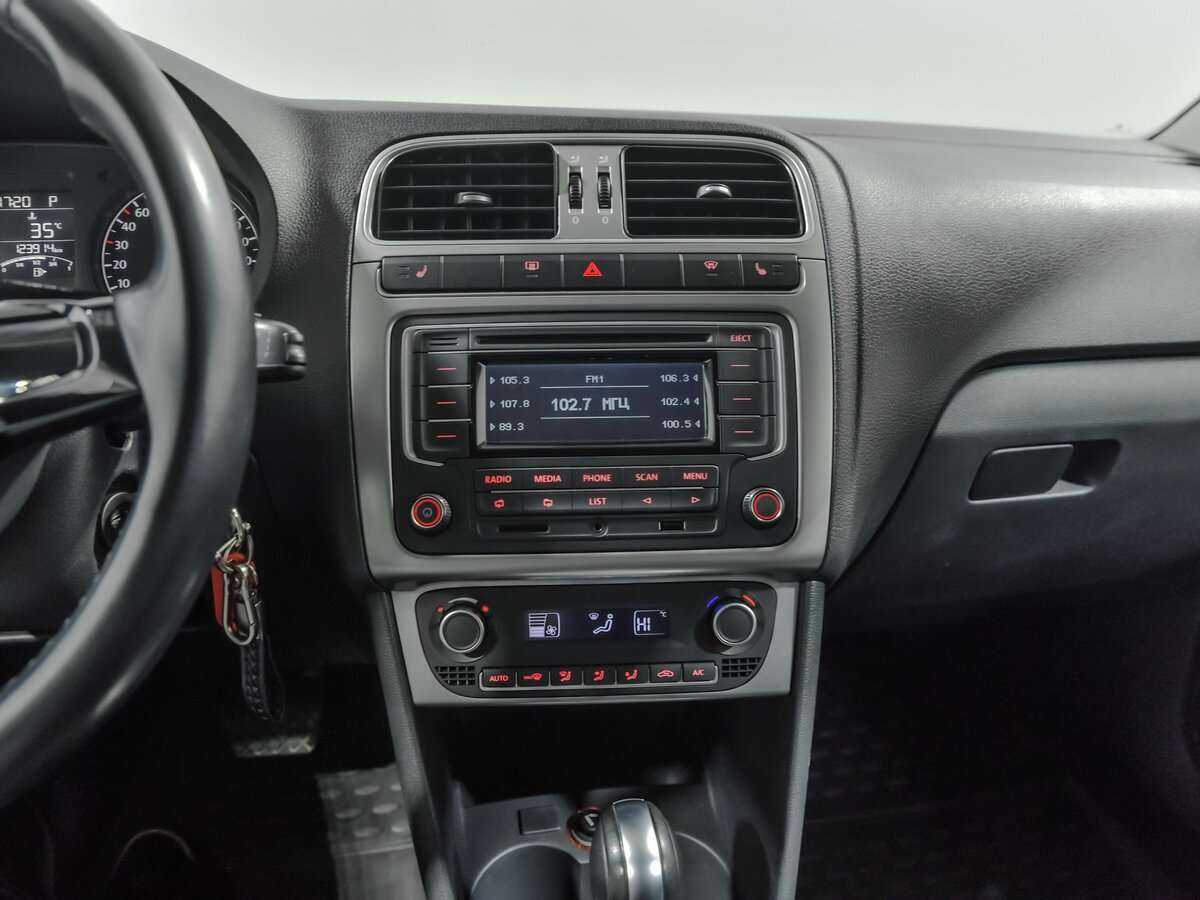 Купить Volkswagen Polo с пробегом. Фото: #8