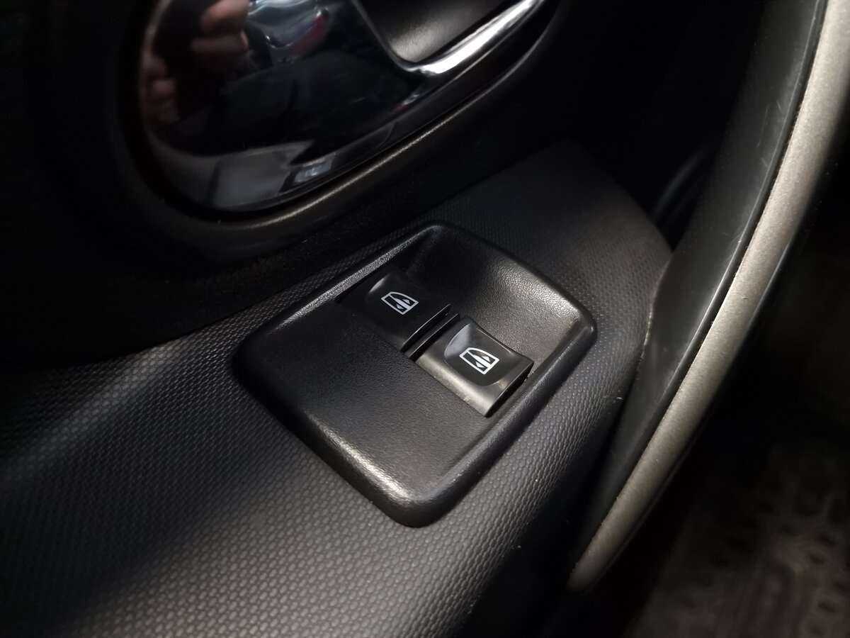 Купить Renault Sandero с пробегом. Фото: #11