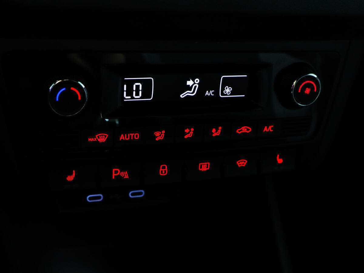 Купить Volkswagen Polo с пробегом. Фото: #15