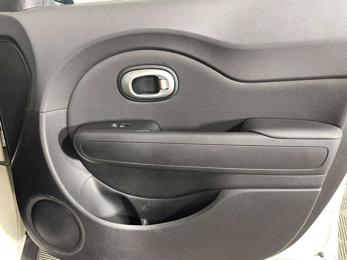Купить Kia Soul с пробегом. Фото: #20