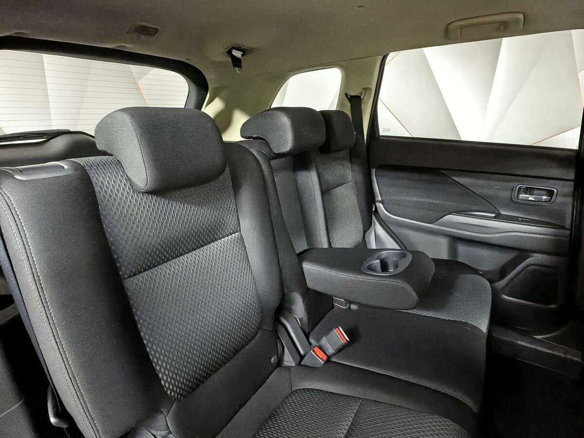 Купить Mitsubishi Outlander с пробегом. Фото: #12