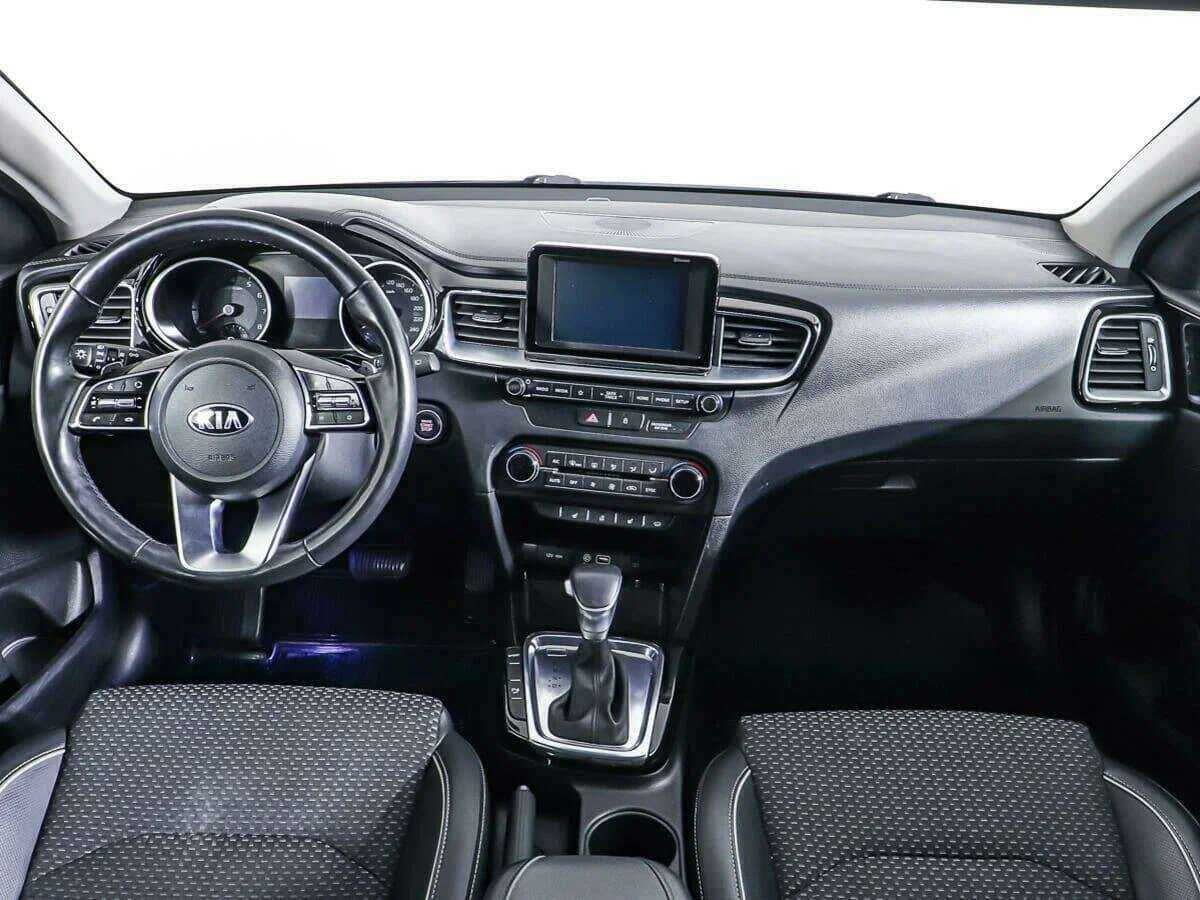 Купить Kia Ceed с пробегом. Фото: #9