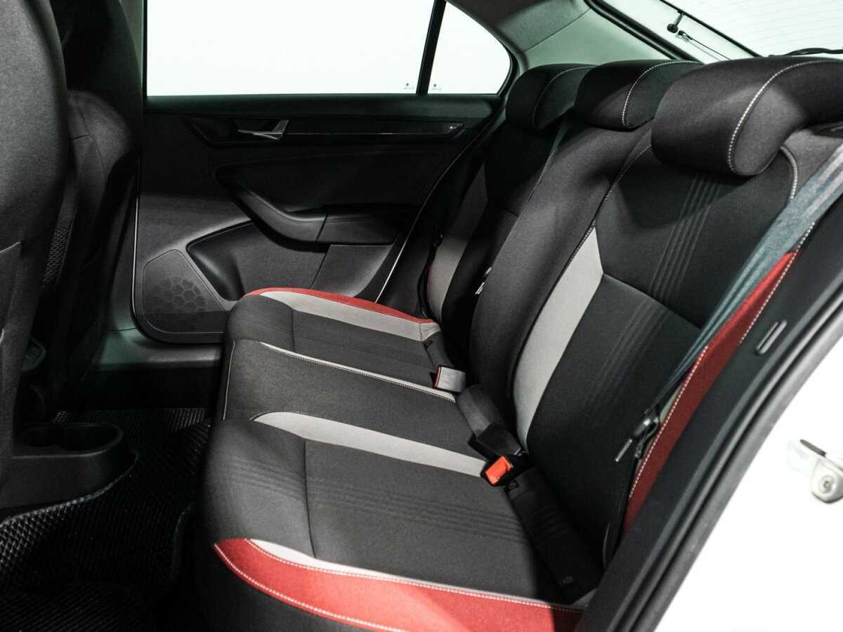 Купить Skoda Rapid с пробегом. Фото: #9