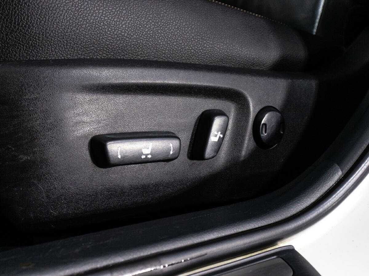 Купить Toyota Camry с пробегом. Фото: #20