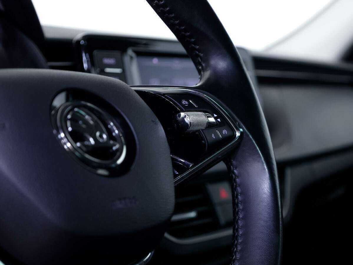 Купить Skoda Rapid с пробегом. Фото: #17