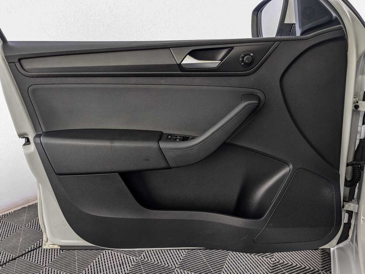 Купить Volkswagen Polo с пробегом. Фото: #14