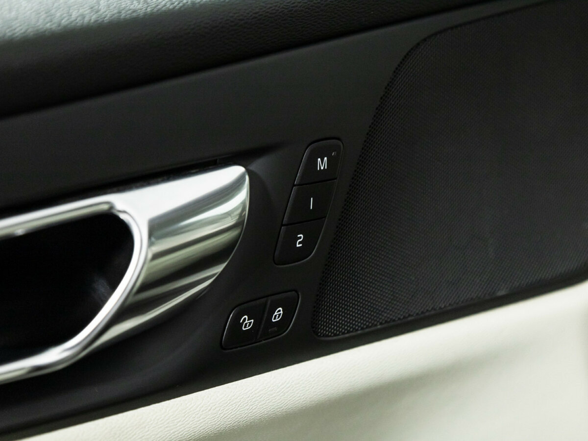 Купить Volvo V60 с пробегом. Фото: #13