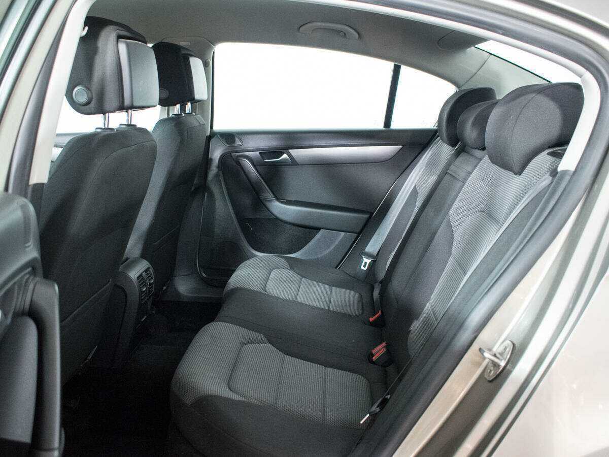 Купить Volkswagen Passat с пробегом. Фото: #9