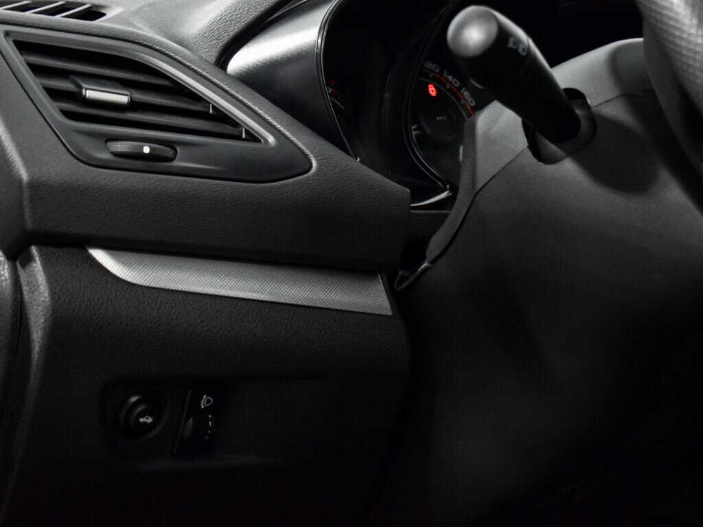 Купить Lada (ВАЗ) Vesta с пробегом. Фото: #9