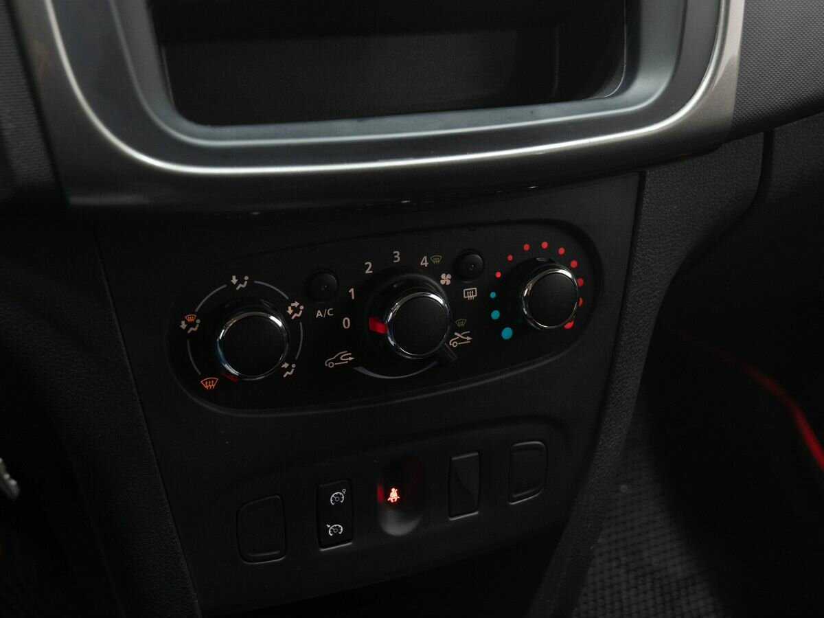 Купить Renault Sandero с пробегом. Фото: #16