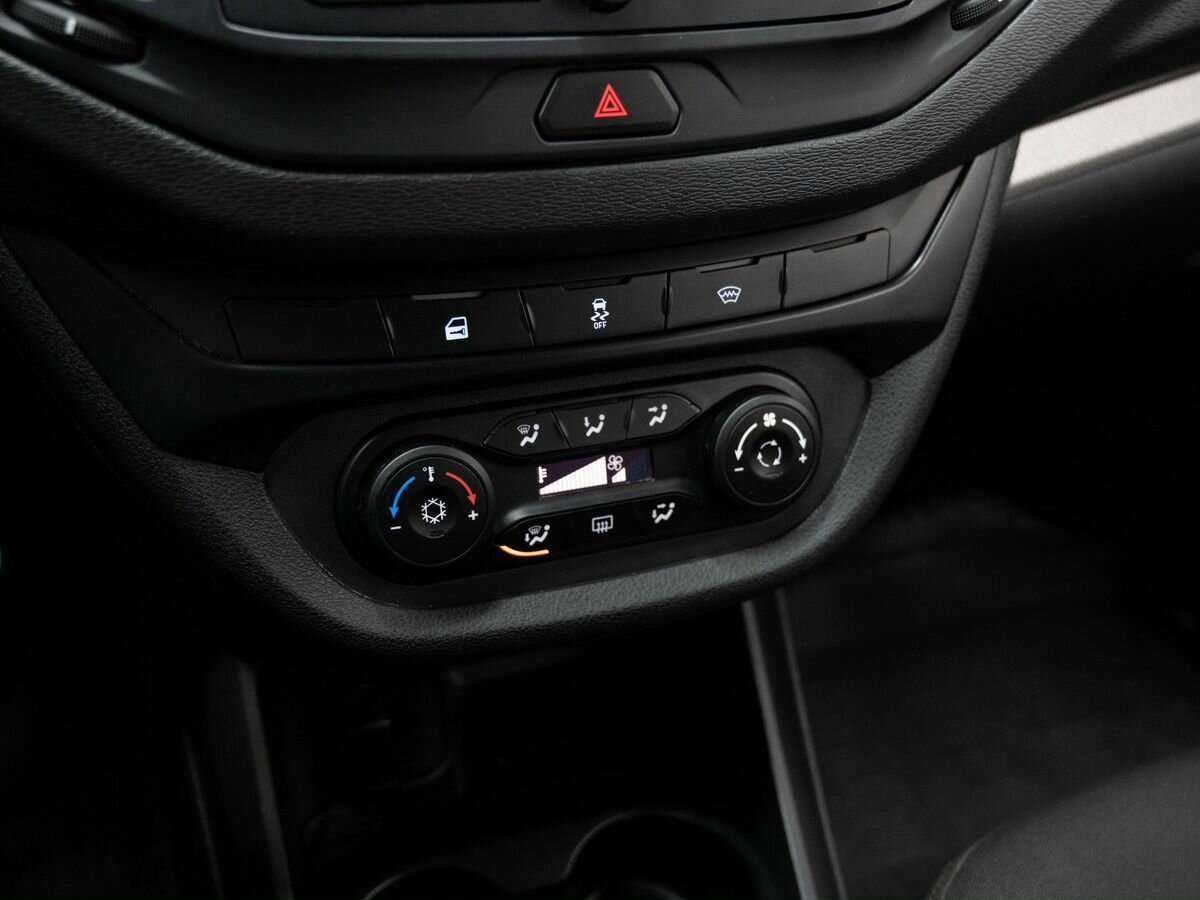 Купить Lada (ВАЗ) Vesta с пробегом. Фото: #16