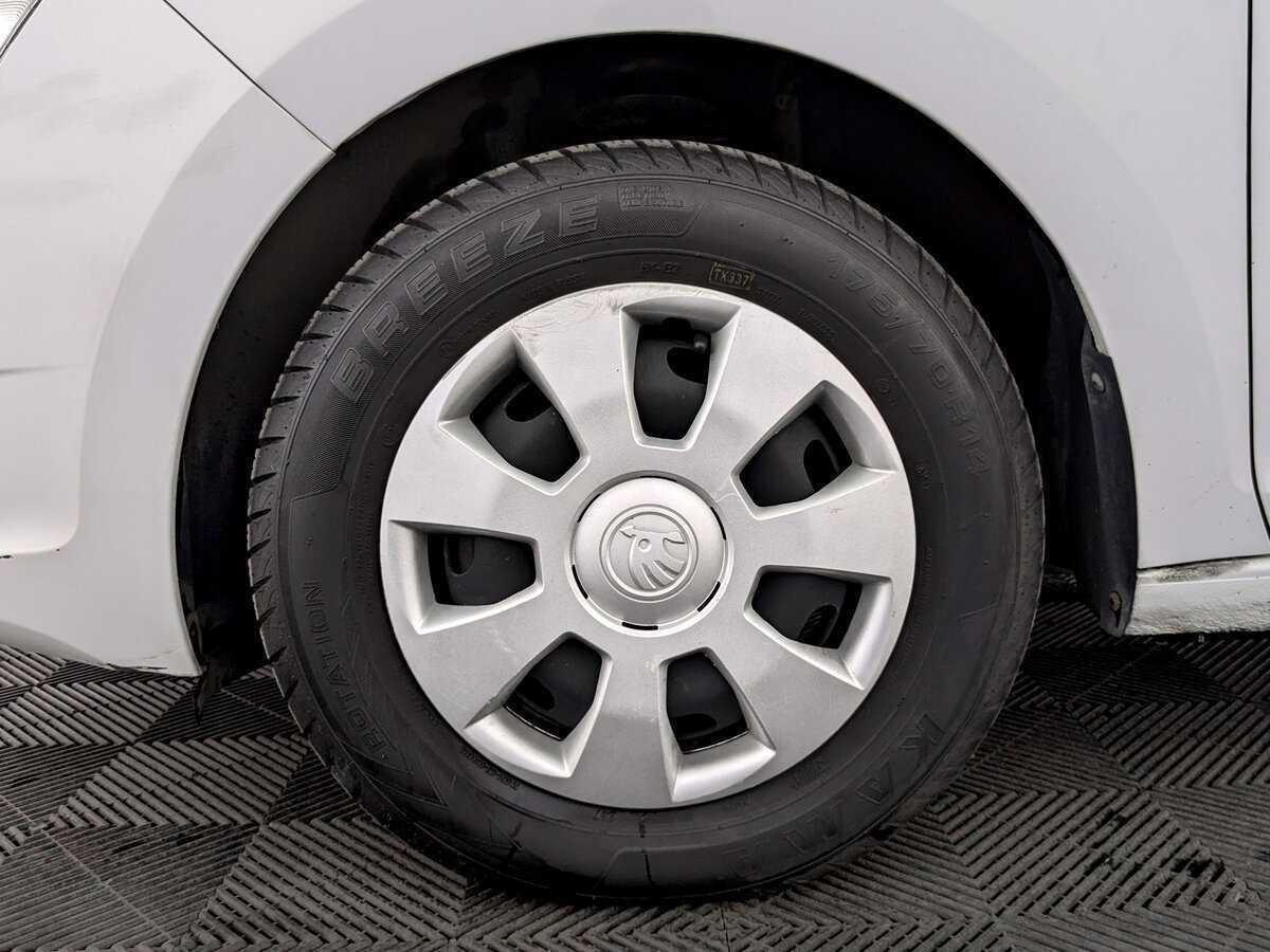 Купить Skoda Rapid с пробегом. Фото: #17