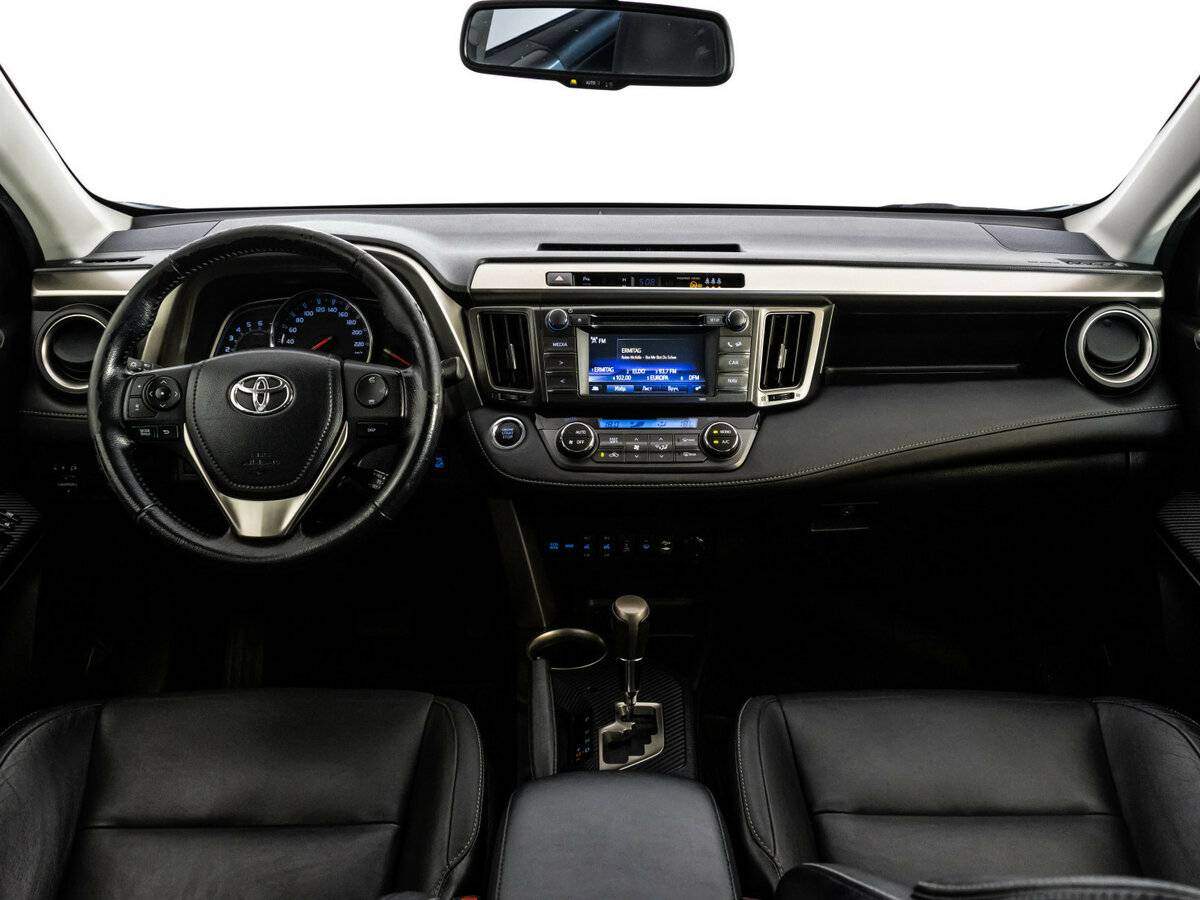 Купить Toyota RAV4 с пробегом. Фото: #9