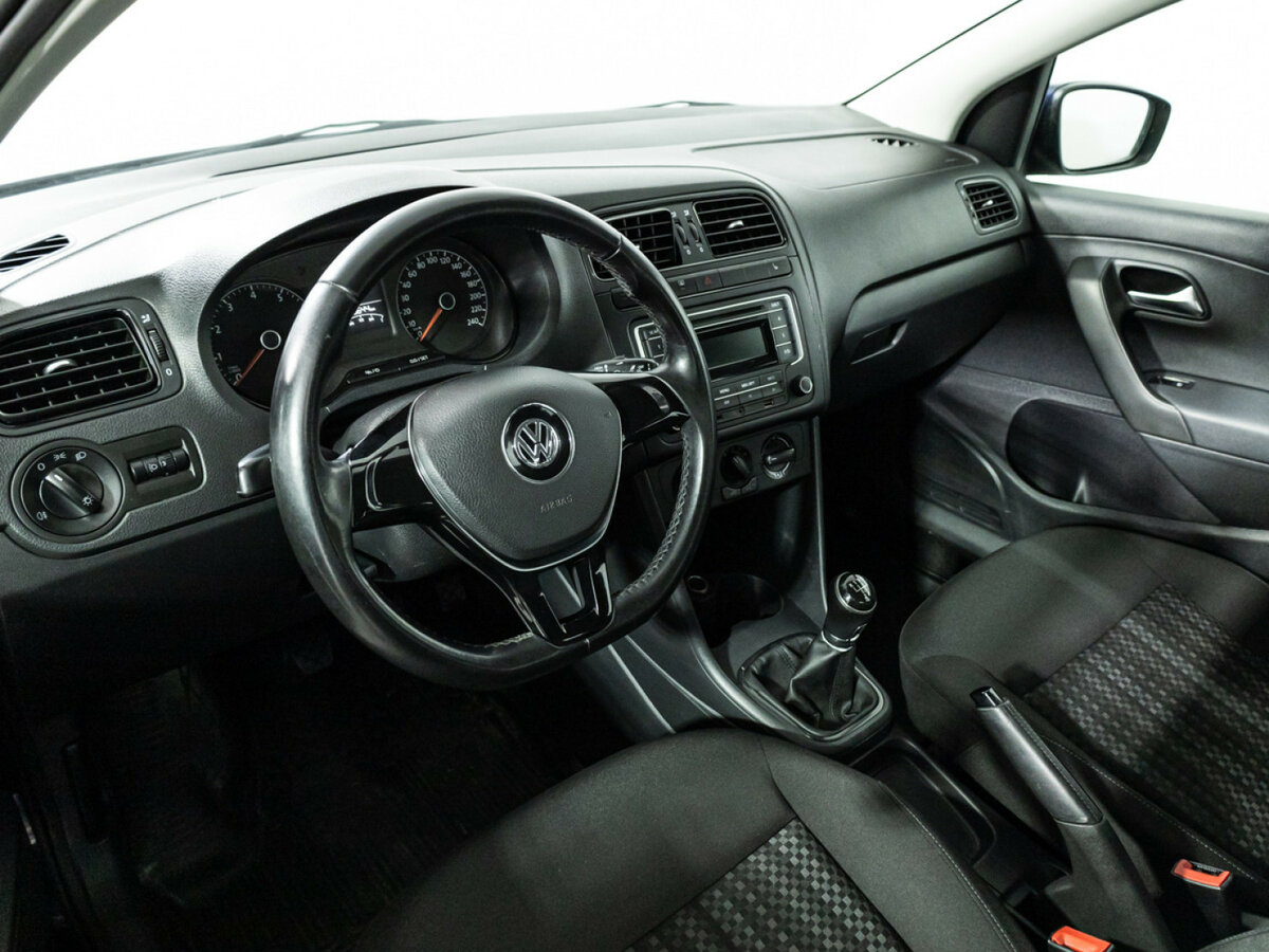 Купить Volkswagen Polo с пробегом. Фото: #10
