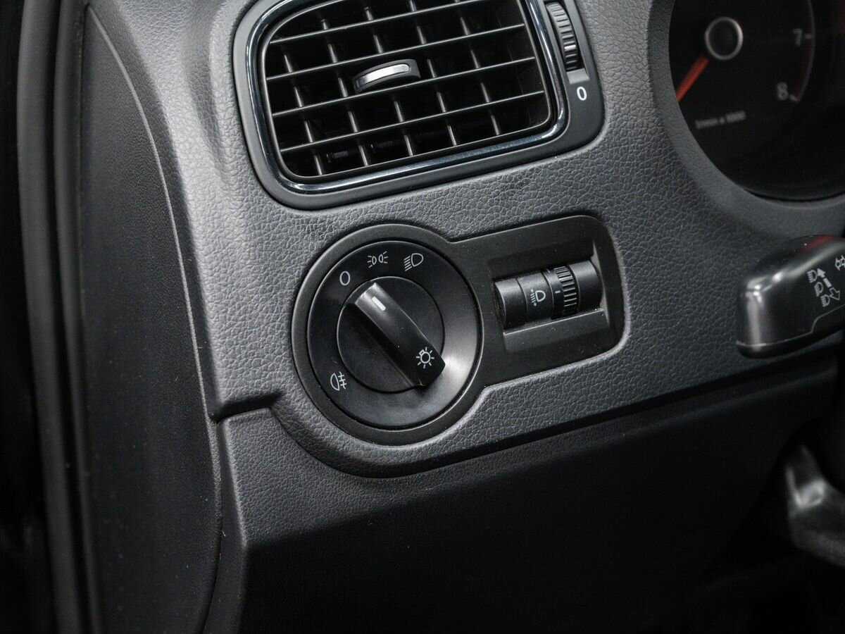 Купить Volkswagen Polo с пробегом. Фото: #16