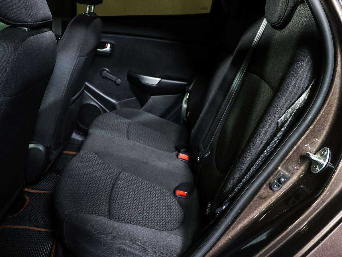 Купить Kia Rio с пробегом. Фото: #7