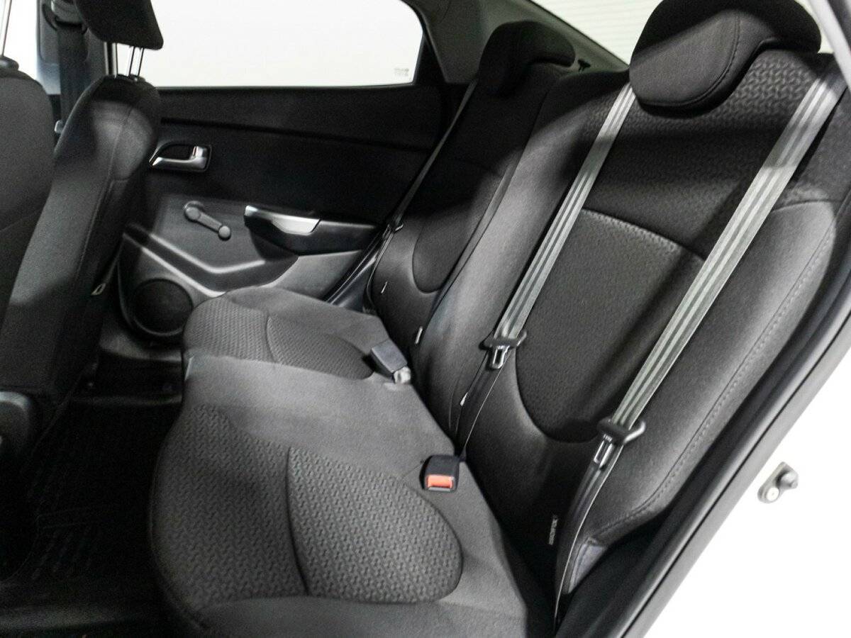 Купить Kia Rio с пробегом. Фото: #9